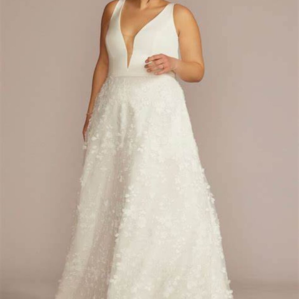 David's Bridal White Wedding Dress